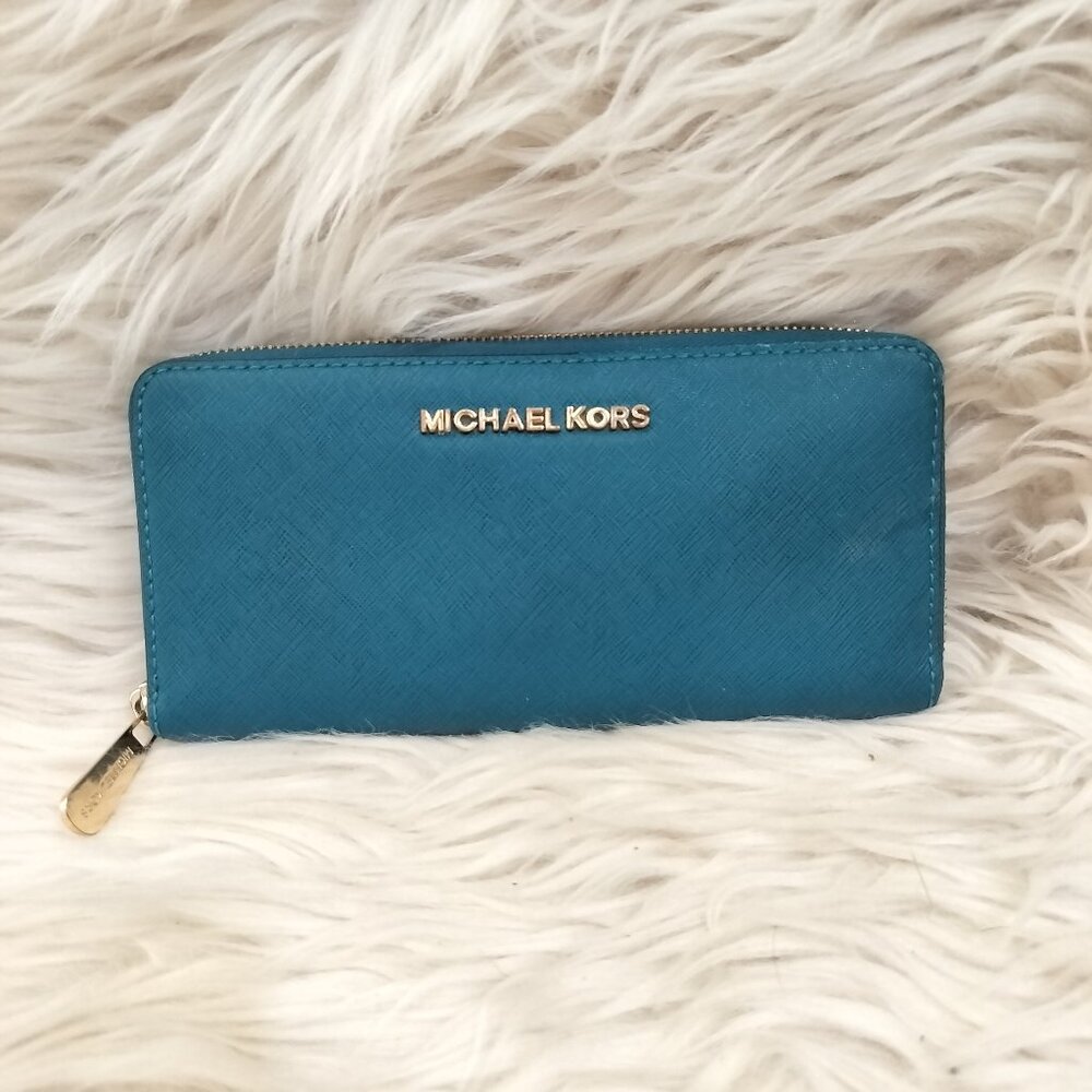 Michael Kors Jet Set Travel Continental Leather Wallet in Aqua